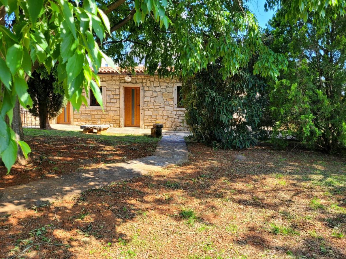 Apartments Brscic Πόρετς Εξωτερικό φωτογραφία