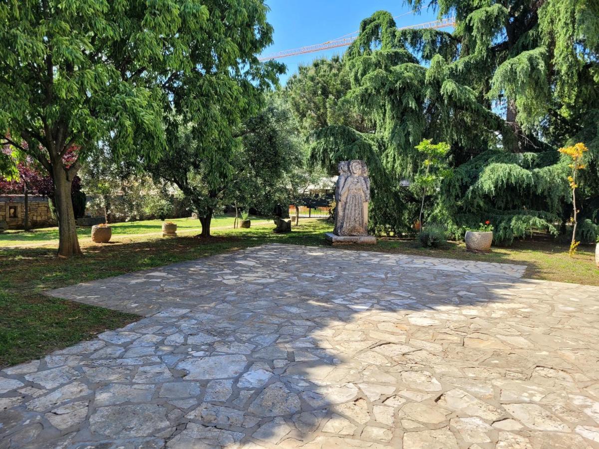 Apartments Brscic Πόρετς Εξωτερικό φωτογραφία