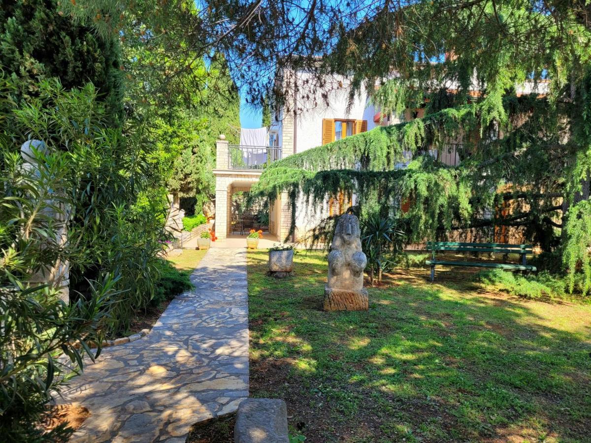 Apartments Brscic Πόρετς Εξωτερικό φωτογραφία