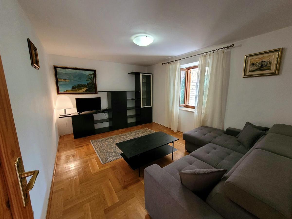 Apartments Brscic Πόρετς Εξωτερικό φωτογραφία