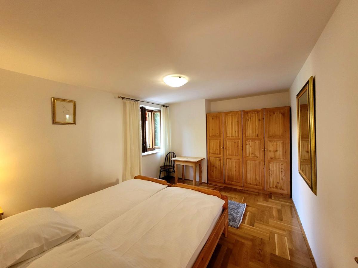 Apartments Brscic Πόρετς Εξωτερικό φωτογραφία