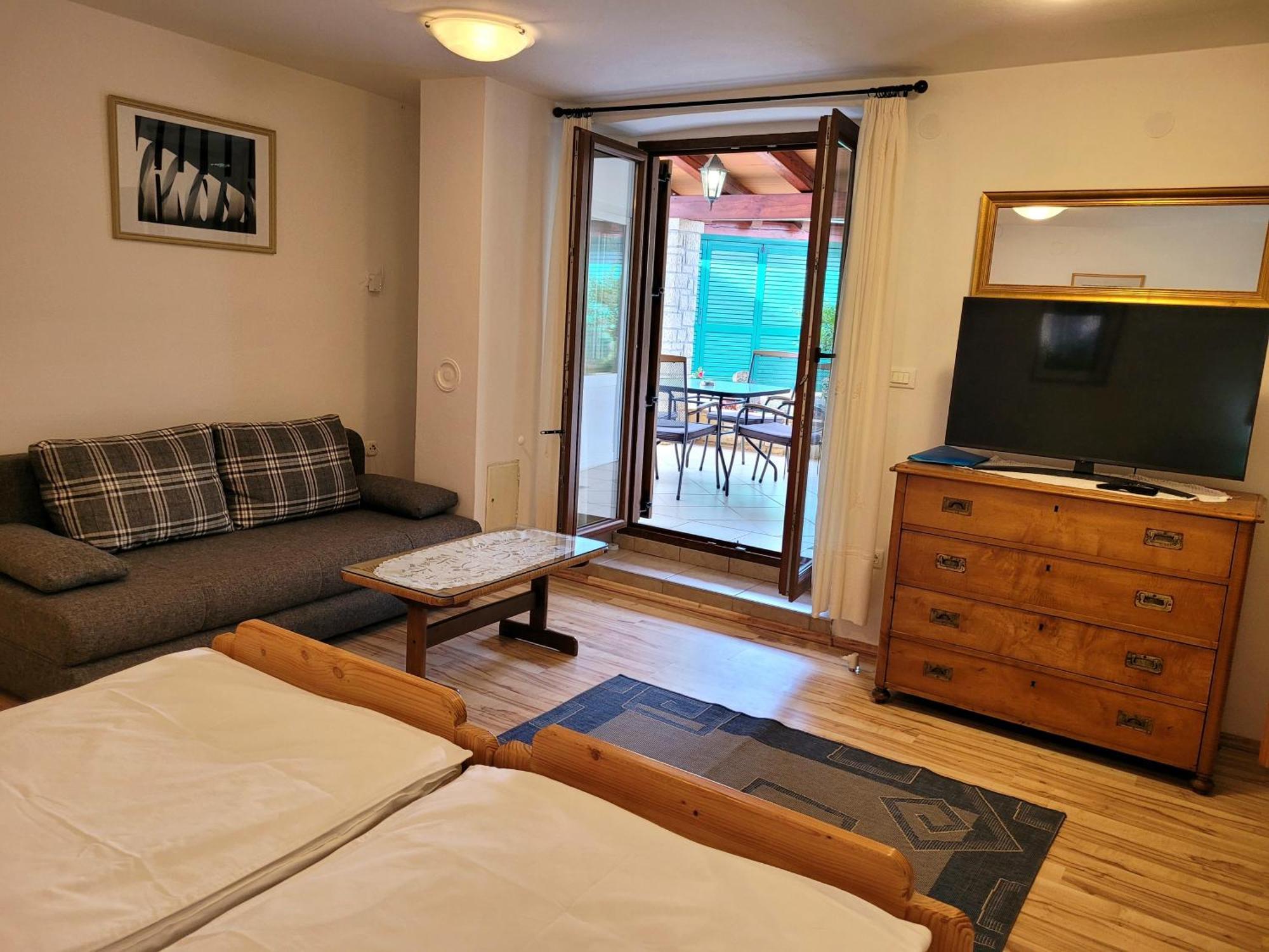 Apartments Brscic Πόρετς Εξωτερικό φωτογραφία