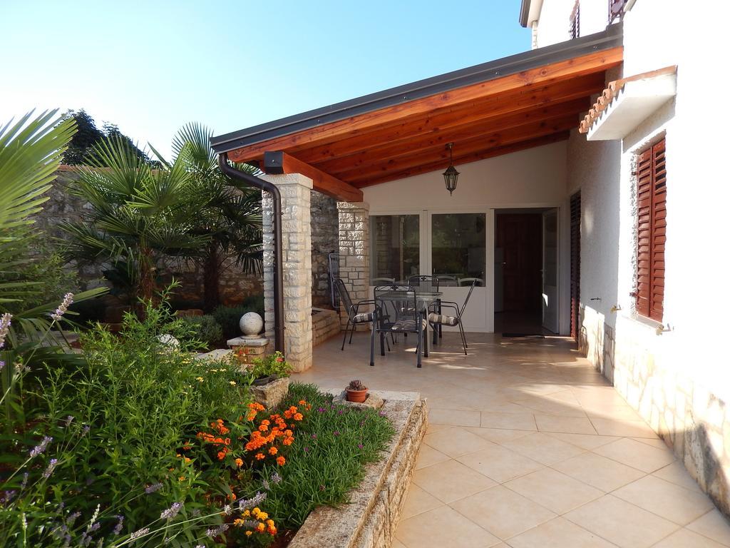 Apartments Brscic Πόρετς Δωμάτιο φωτογραφία