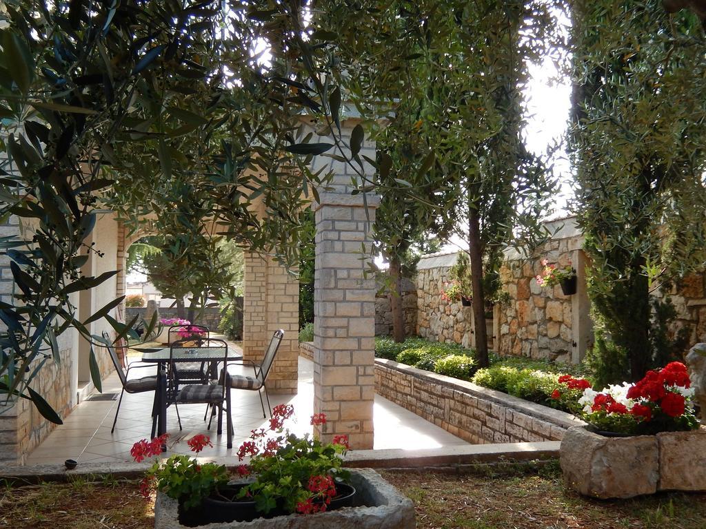 Apartments Brscic Πόρετς Δωμάτιο φωτογραφία
