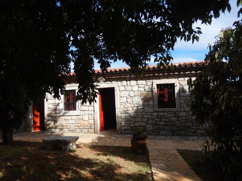 Apartments Brscic Πόρετς Εξωτερικό φωτογραφία